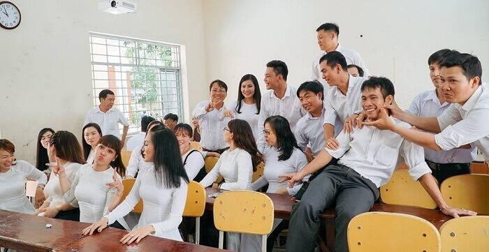 Nằm mơ thấy bạn học cũ – Điềm báo, con số may mắn lô đề 7 Giải mã giấc mơ nằm mơ thấy bạn học cũ chi tiết